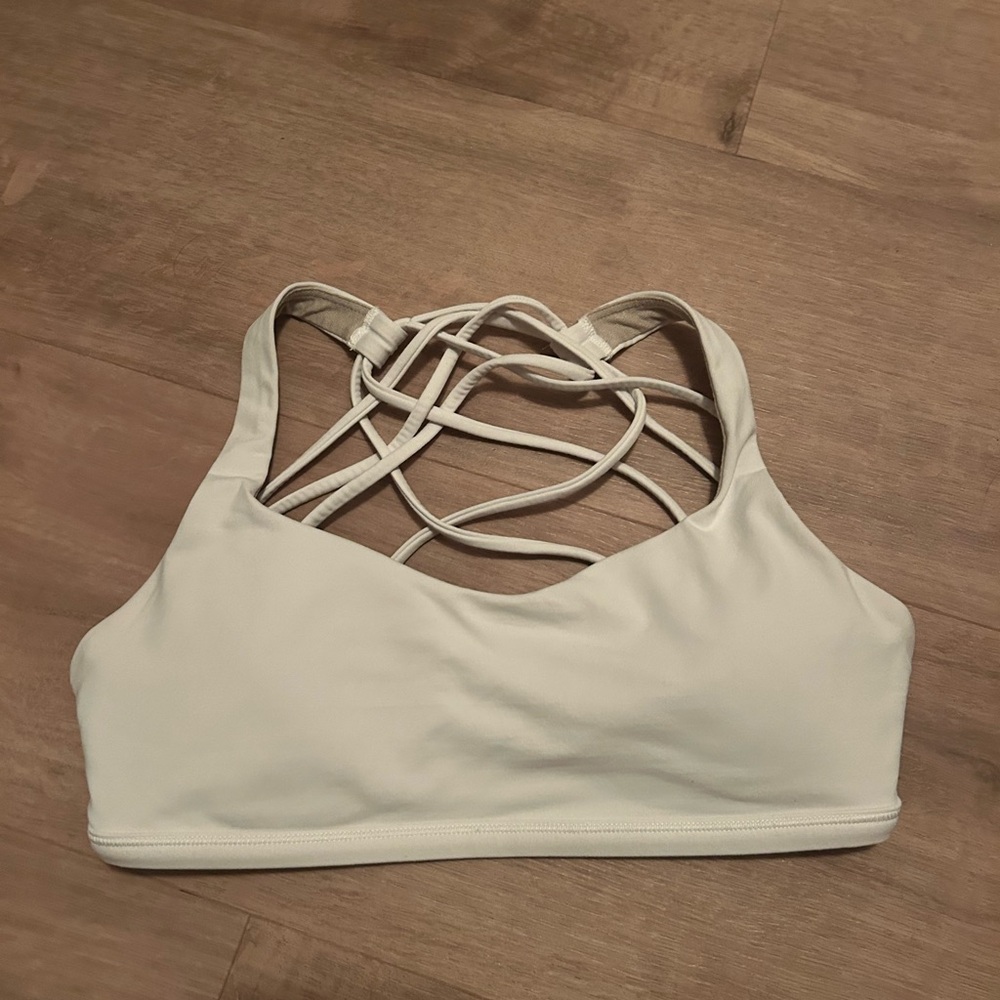 Lululemon free to be wild sports bra